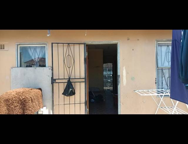 2 BEDROOM HOUSE FOR SALE IN PELIKAN PARK